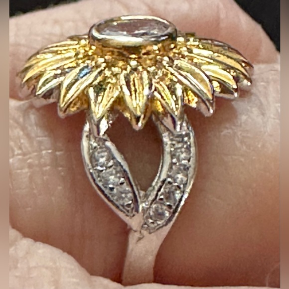 SUNFLOWER RING 18K YELLOW&WHITE GOLD PLATED WITH SIMULATED DIAMOND - Picture 5 of 5